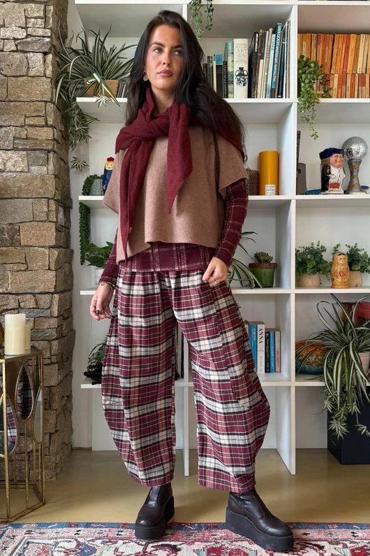 Patrick Plaid Brushed Cotton 7/8 Barrel Pant Burgundy